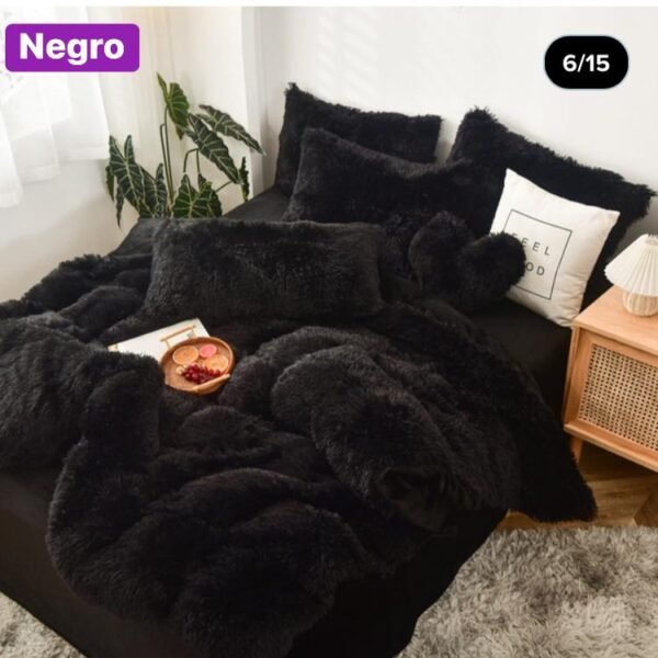 NEGRO PELUDO 019 – PLAZA Y MEDIA