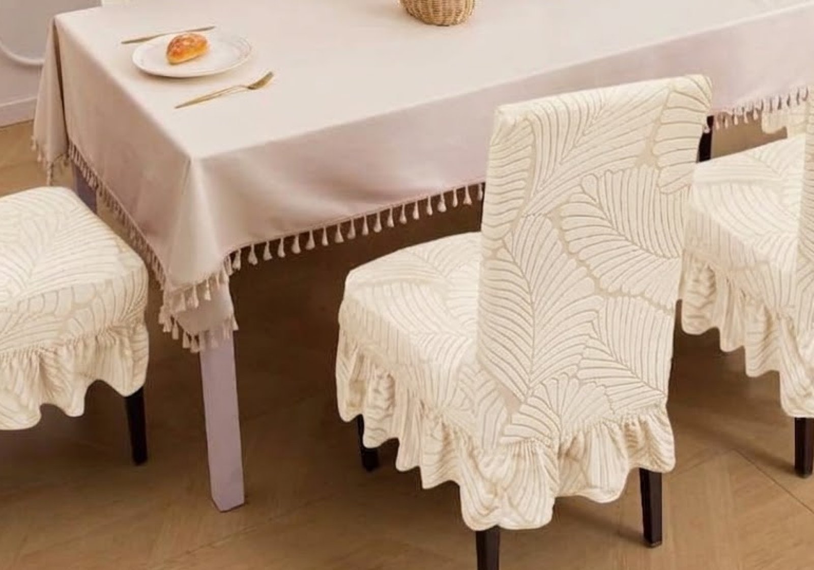 Set 6 Fundas de Silla Texturizadas Hojas Crema con Vuelo - Imagen 3